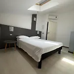Bella -parcheggio Privato Interno Arona
