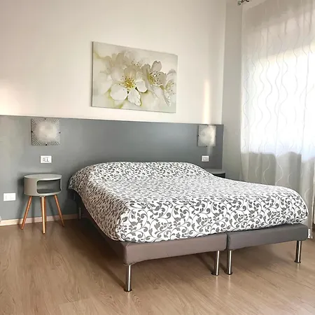 Bella -parcheggio Privato Interno Couette-café 3*