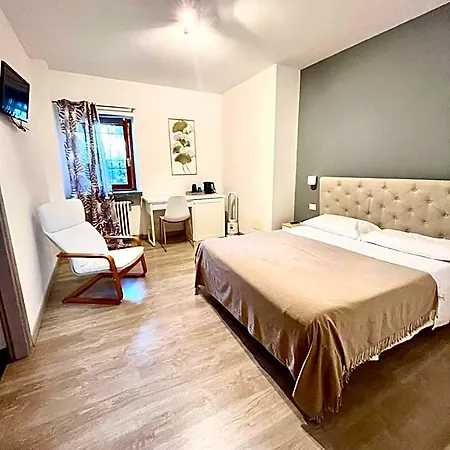 Bella -parcheggio Privato Interno Bed and breakfast Arona