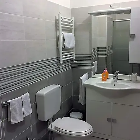 Bed and breakfast Bella -parcheggio Privato Interno