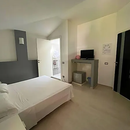 Bella -parcheggio Privato Interno Arona