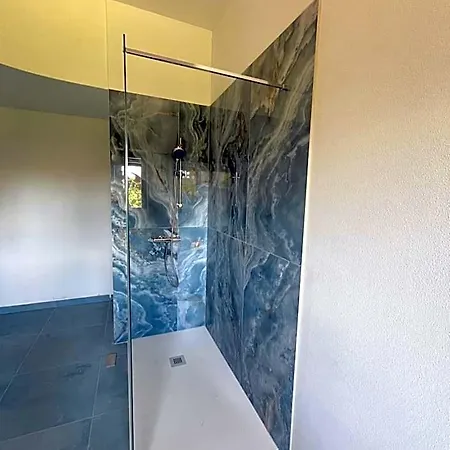 Bella -parcheggio Privato Interno 3* Arona