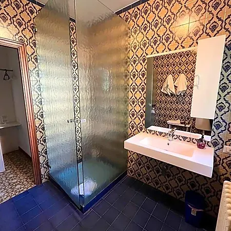 Bella -parcheggio Privato Interno Bed and breakfast