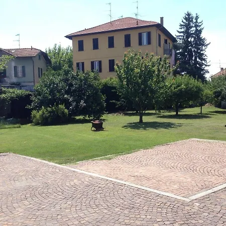 Bella -parcheggio Privato Interno Alojamento de Acomodação e Pequeno-almoço 3*