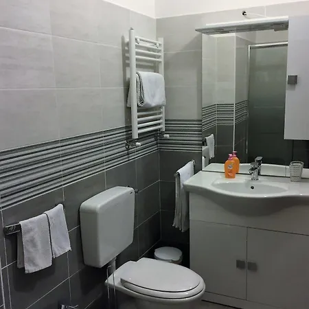 Nocleg ze śniadaniem Bella -parcheggio Privato Interno *