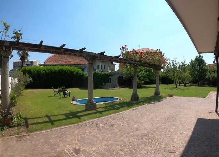 Frühstückspension Bella -parcheggio Privato Interno 3*