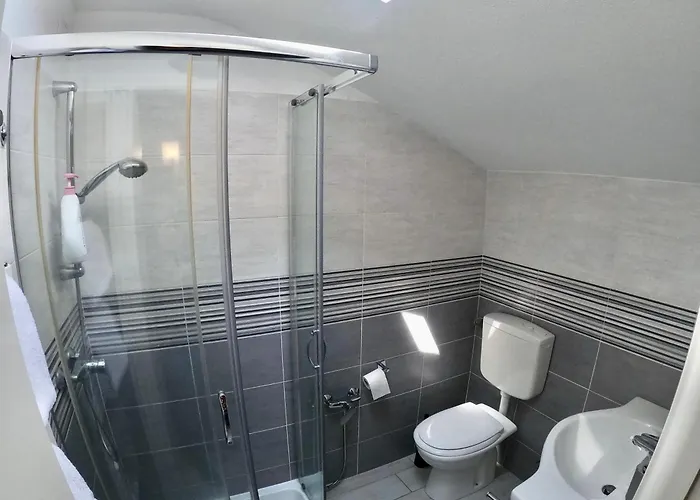 Bella -parcheggio Privato Interno Bed and Breakfast Arona