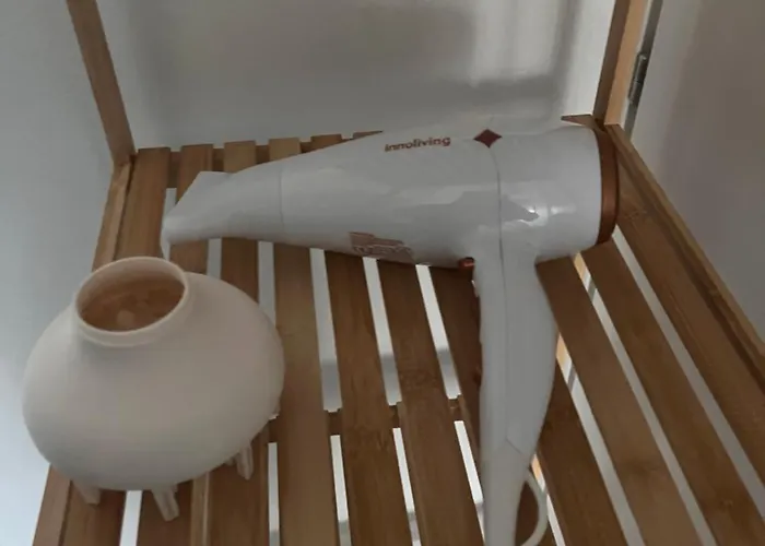 Bella -parcheggio Privato Interno Frühstückspension Arona